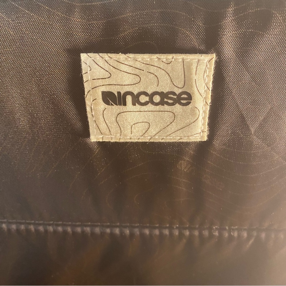 Used Incase ICON Slim Pack - Picture 10 of 11